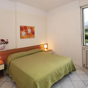 Village 2*, Colico Italia