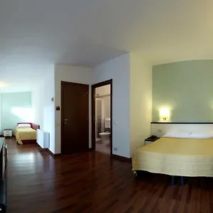 Lux Durante 2*, Milano Italia